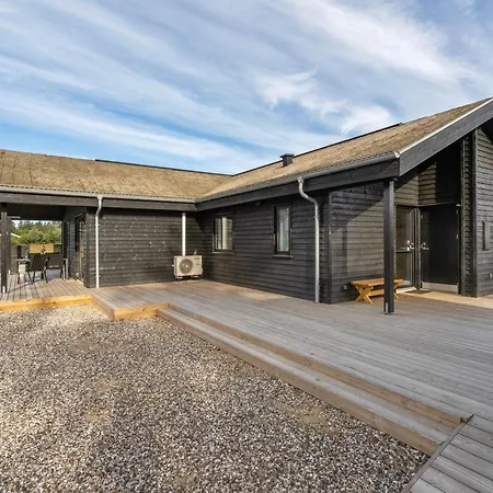 Carla - 1-5km From The Sea By Interhome *
